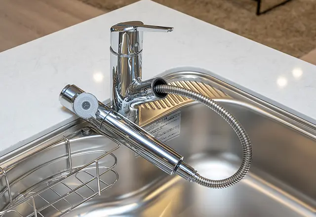 浄水器一体型ハンドシャワー水栓